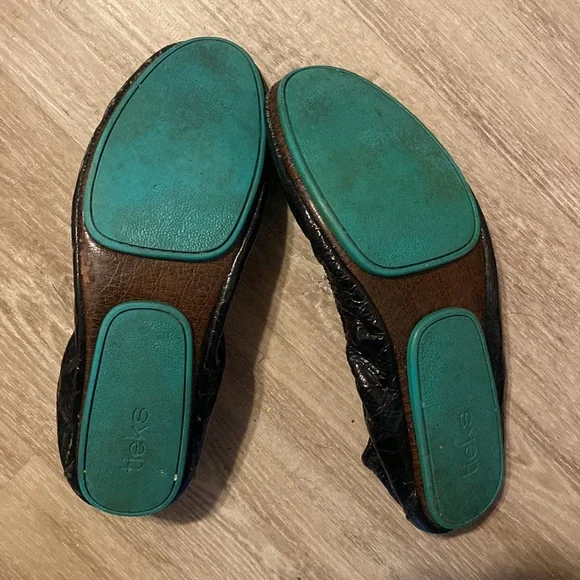 Obsidian Black Tieks, Size 8, Very Worn - Picture 4 of 4